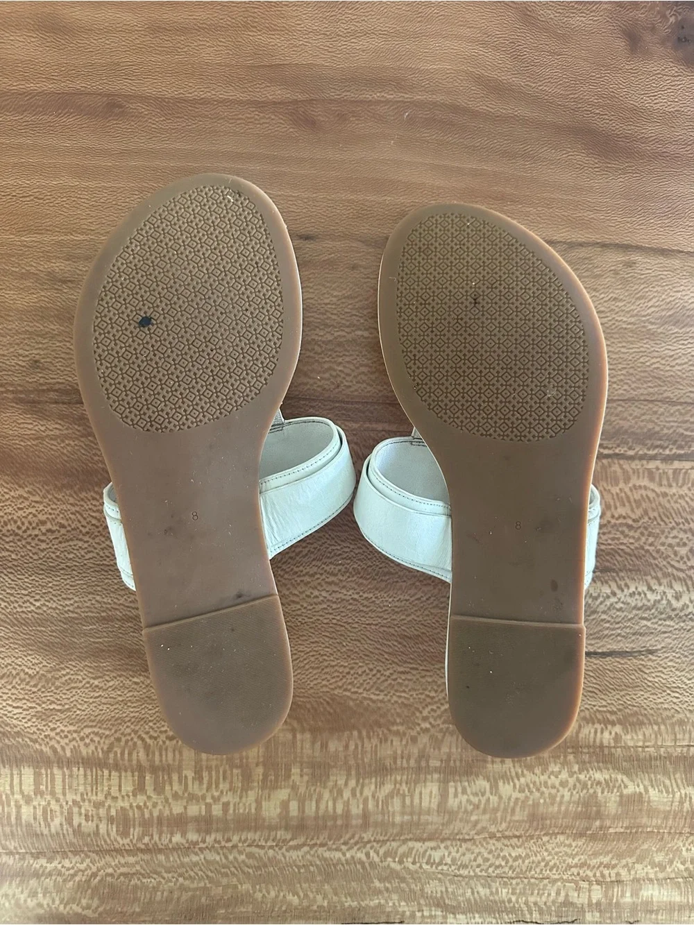 Tory Burch Marsden White Leather Thong Sandals with Gold Hardware | Size: 8
